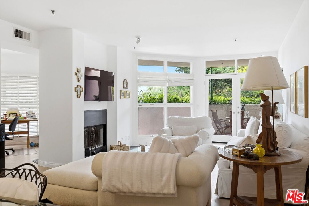 2115 3rd St Unit: 102