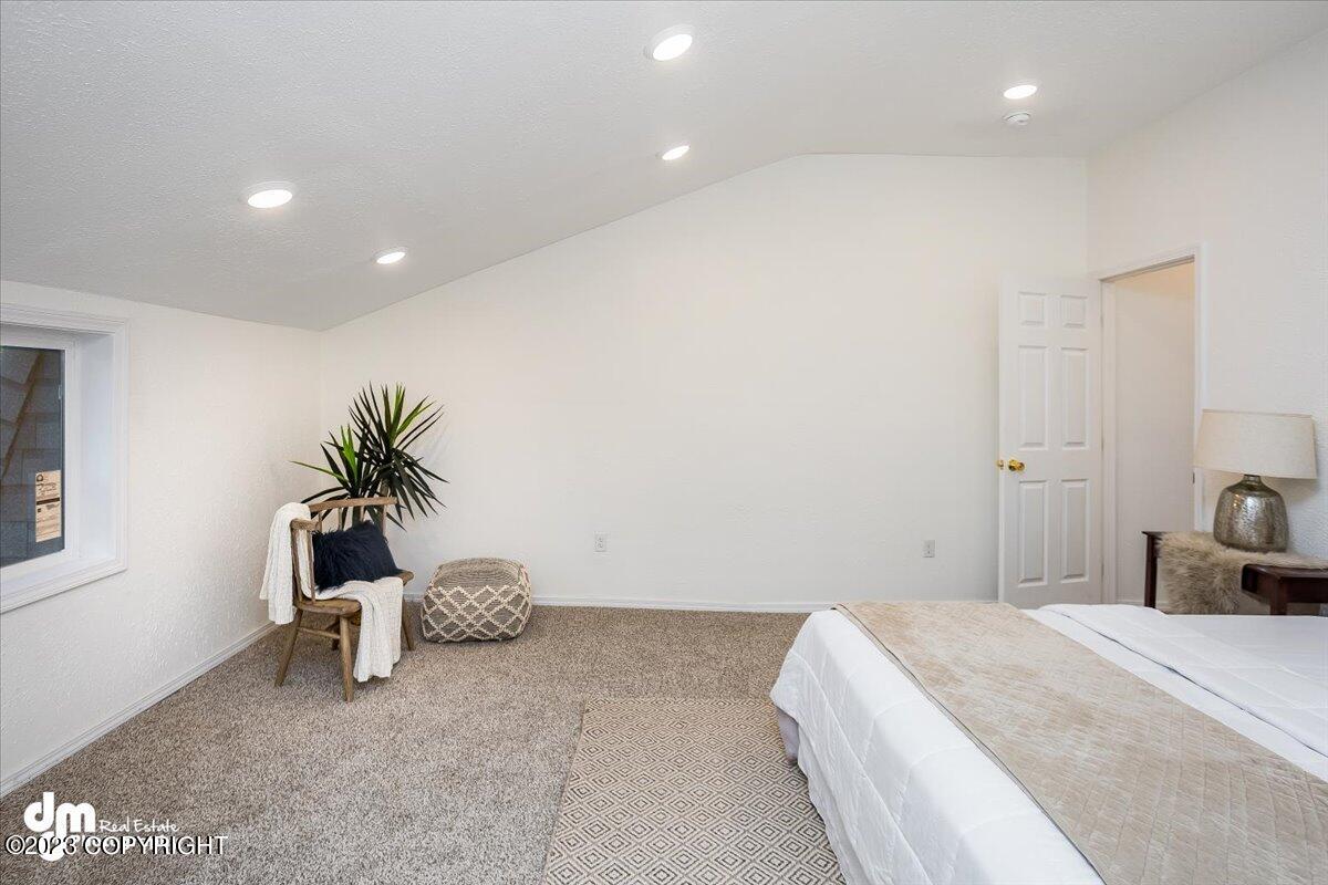 10385 W Lakeshore Drive