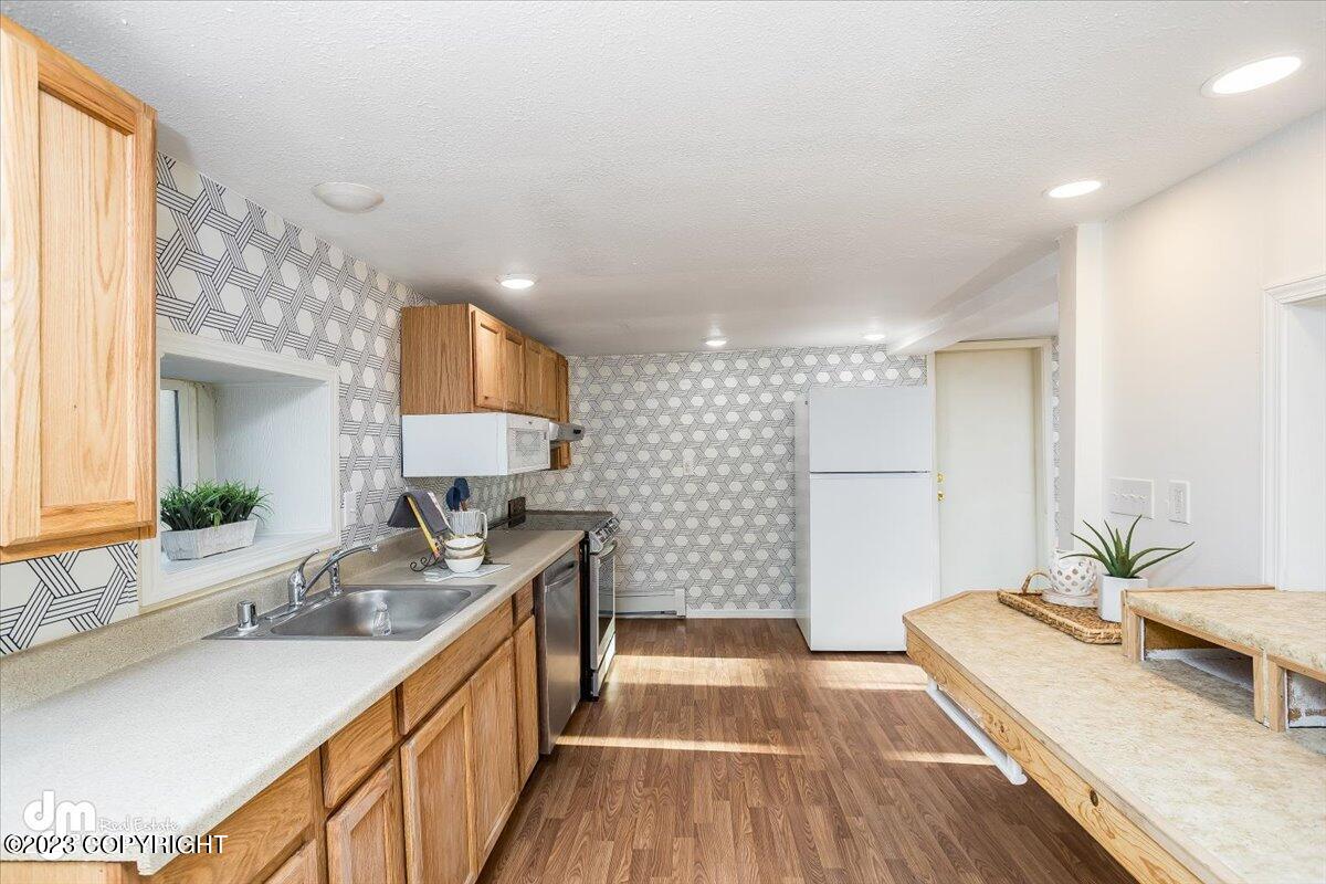 10385 W Lakeshore Drive