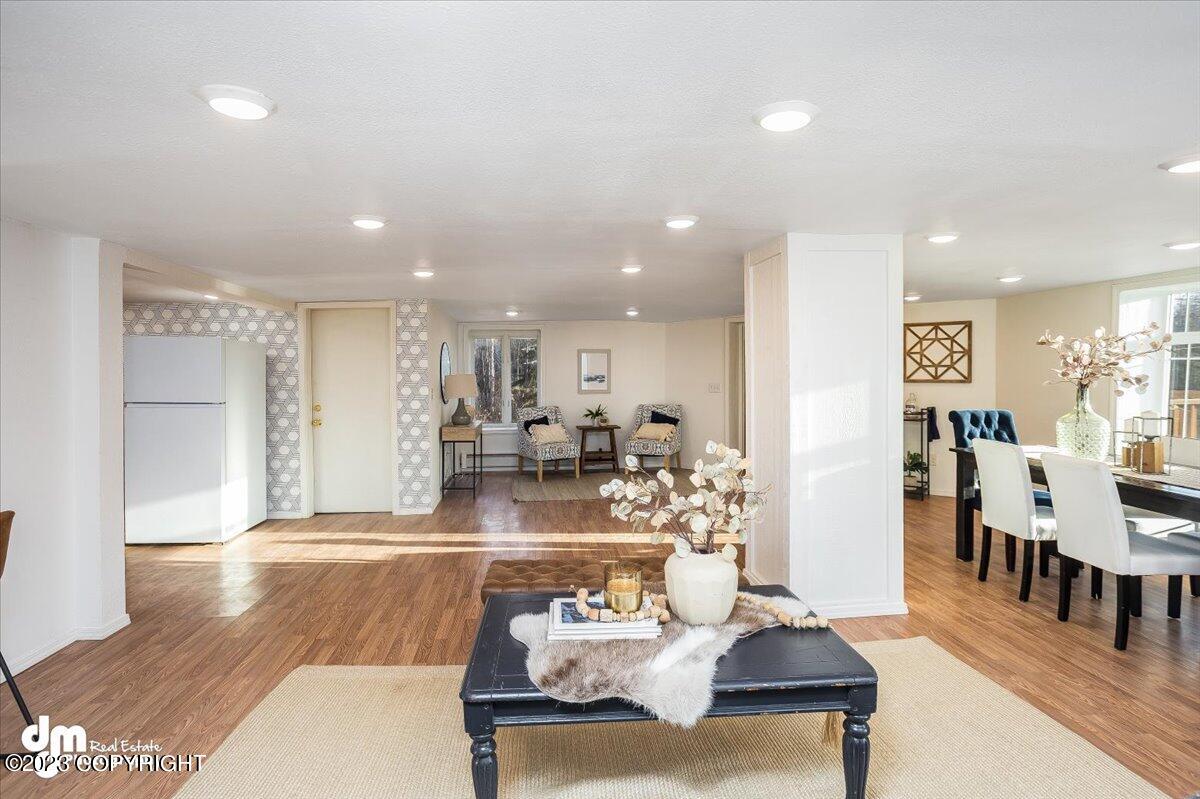 10385 W Lakeshore Drive