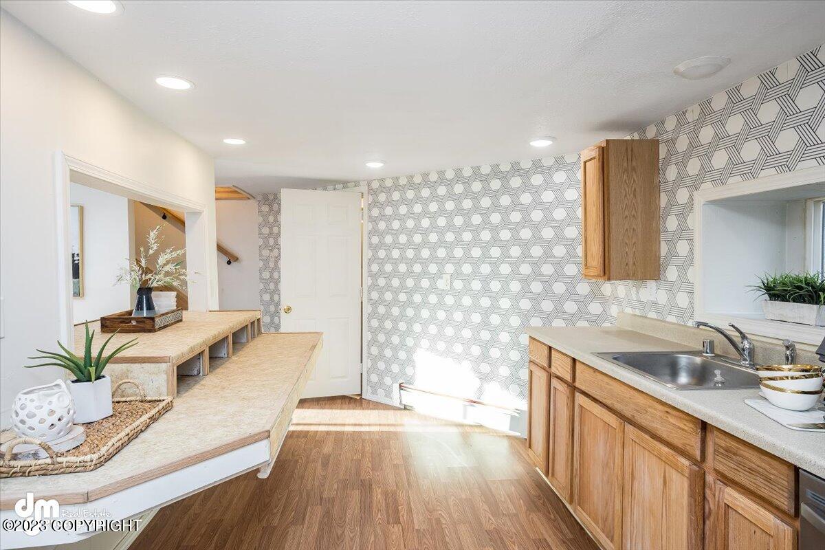 10385 W Lakeshore Drive