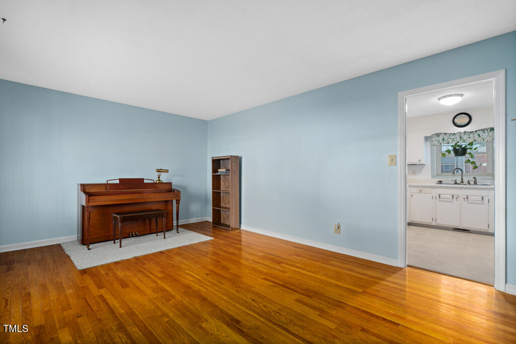 1605 Spring Drive