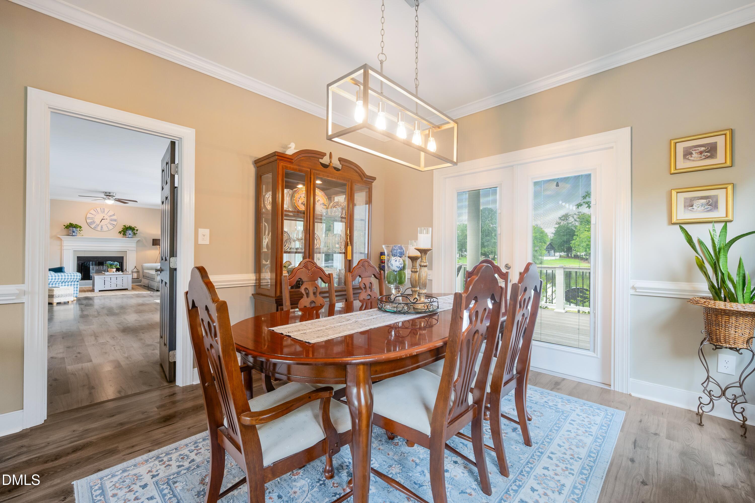 3412 Queen Ann Drive E