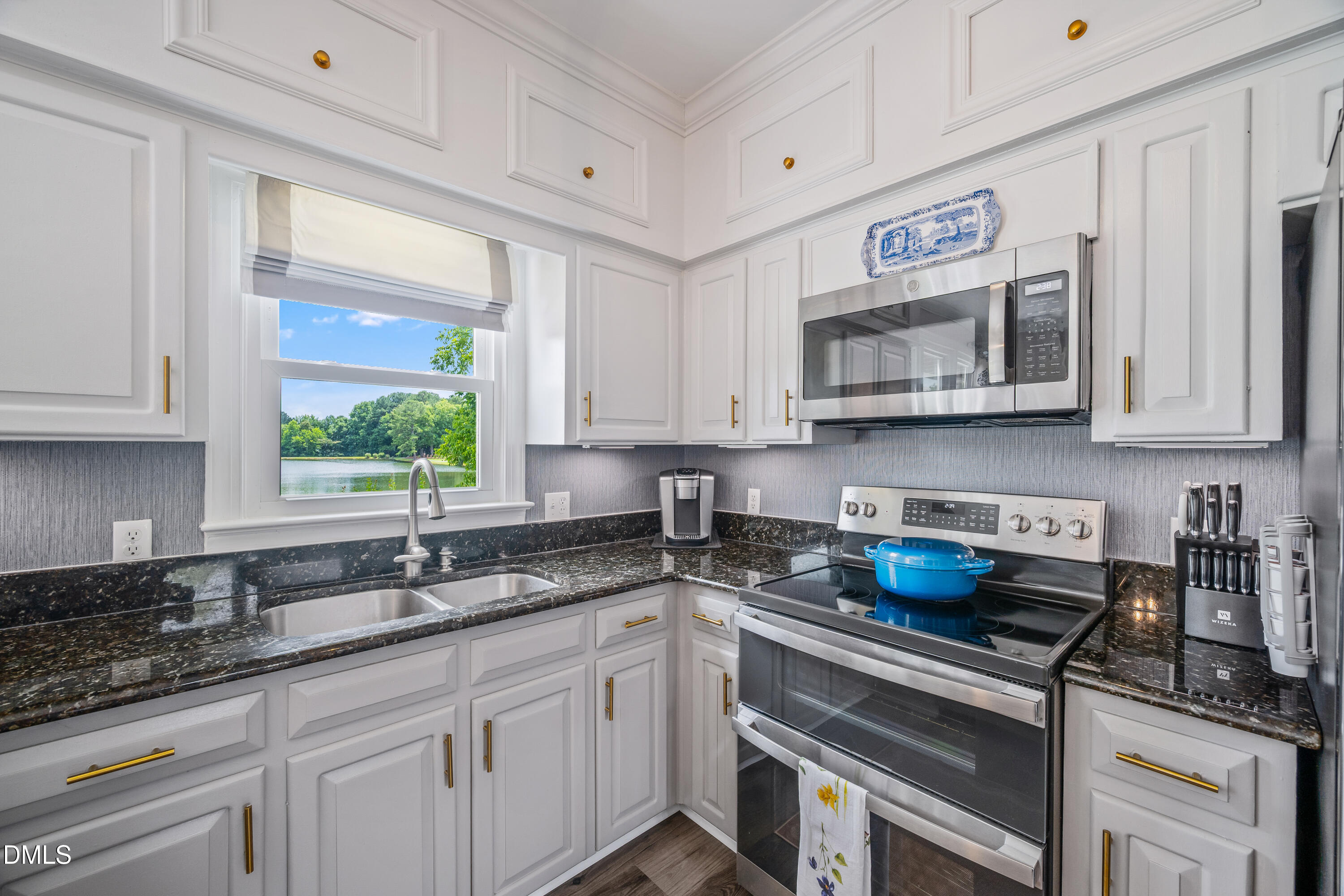 3412 Queen Ann Drive E