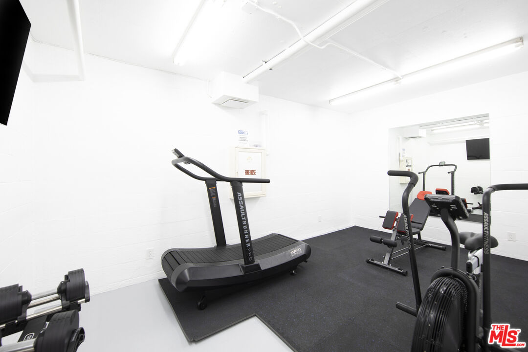 10671 Holman Ave Unit: 301