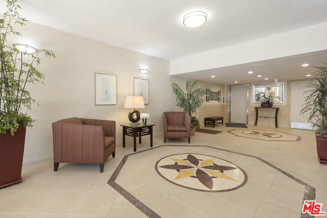 10671 Holman Ave Unit: 301