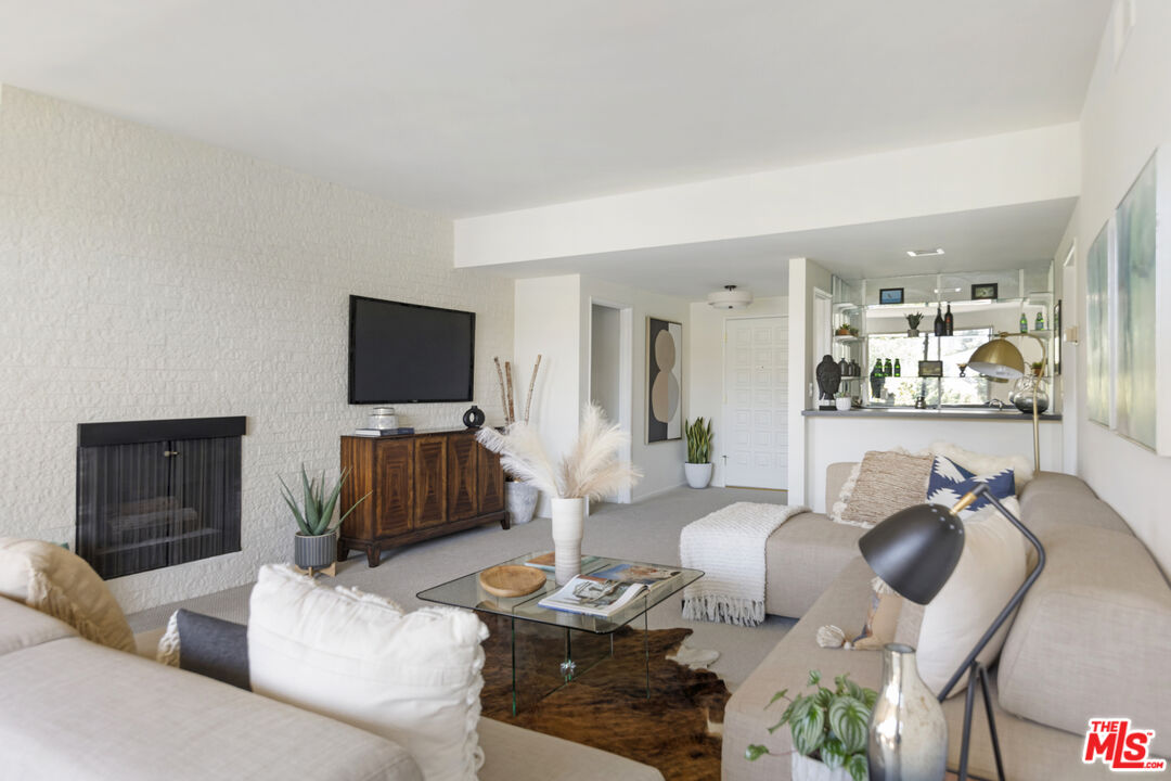 10671 Holman Ave Unit: 301