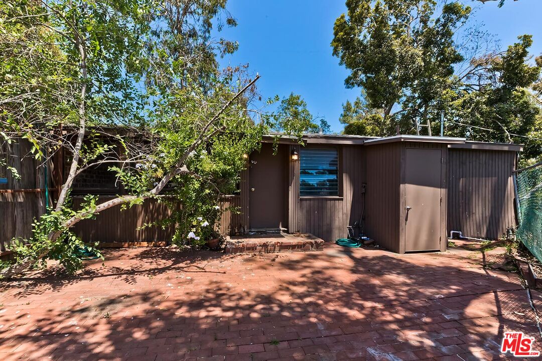 8305 Yuma Pl