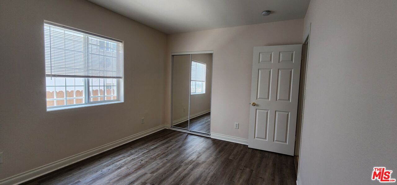 1873 W Jefferson Blvd