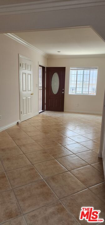 1873 W Jefferson Blvd