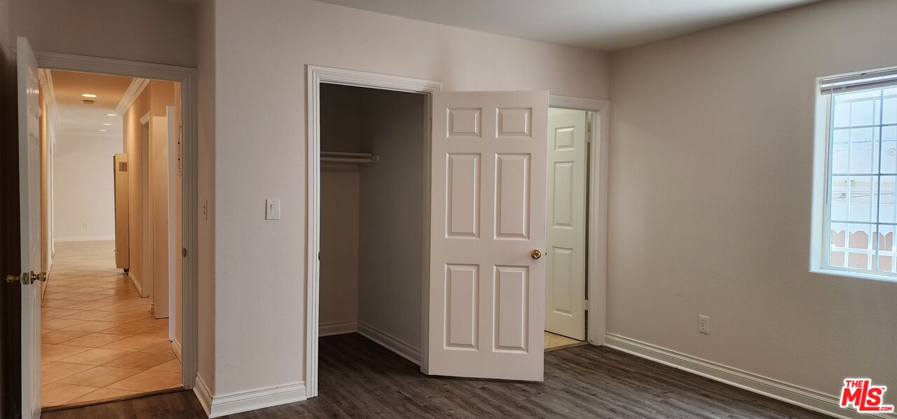 1873 W Jefferson Blvd