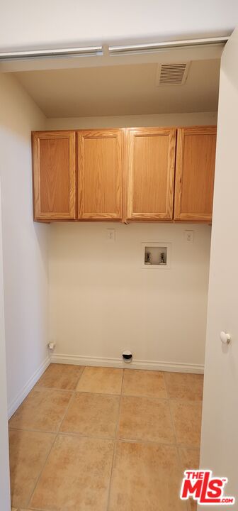 1873 W Jefferson Blvd