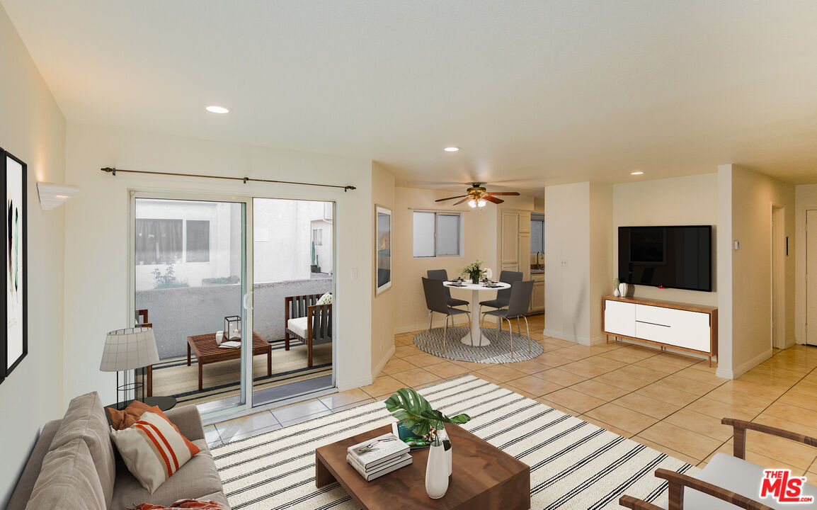 7651 Reseda Blvd Unit: 3T