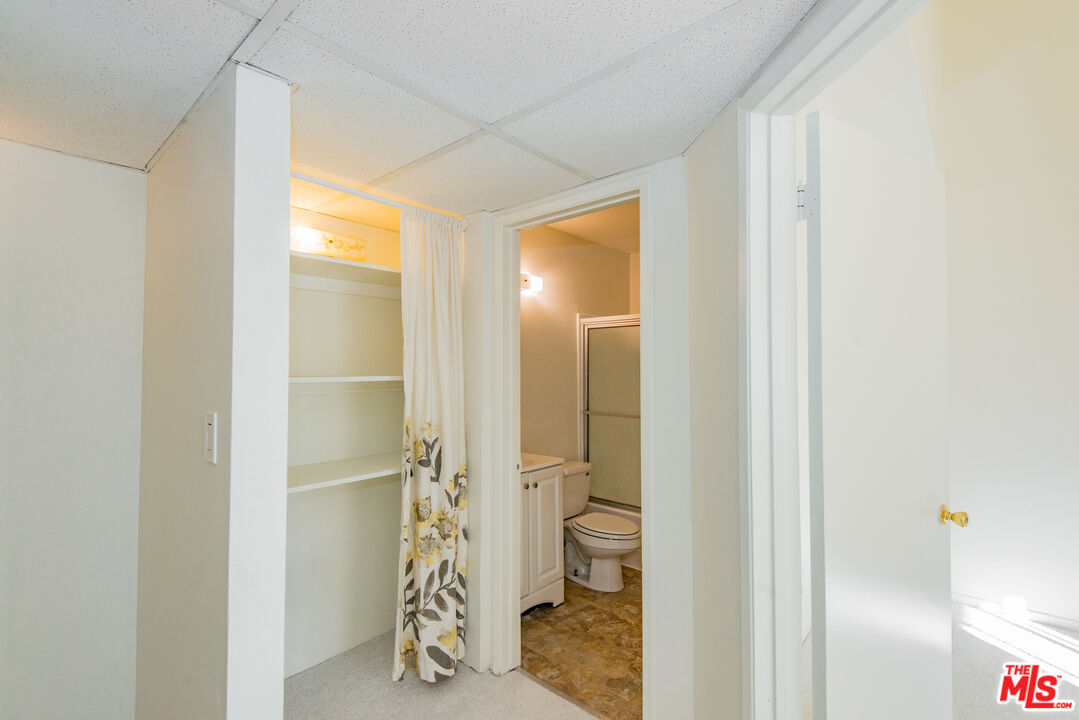 7651 Reseda Blvd Unit: 3T