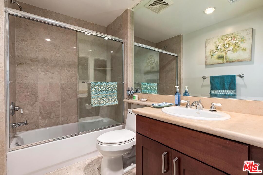 305 Arnaz Dr Unit: 304