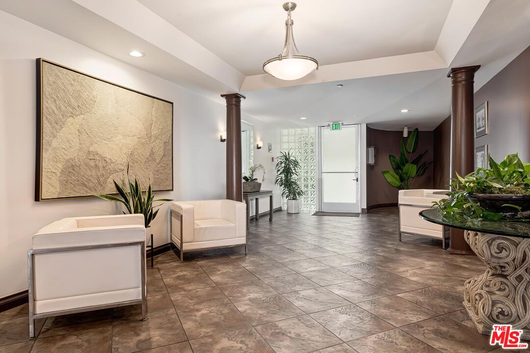 964 Hancock Ave Unit: 302