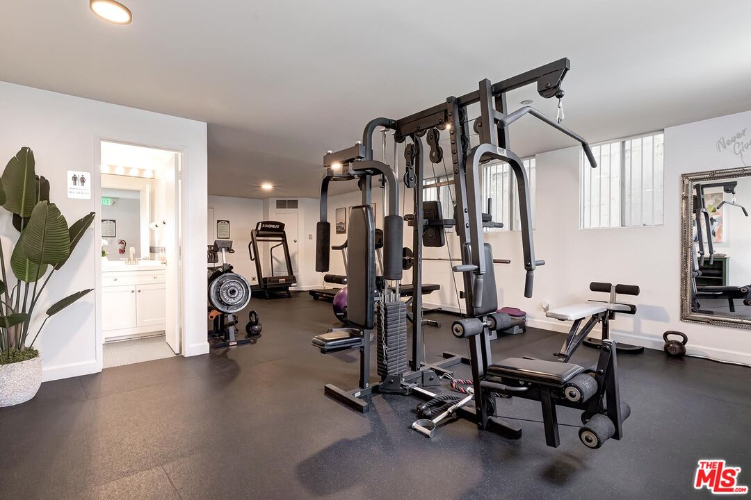 964 Hancock Ave Unit: 302