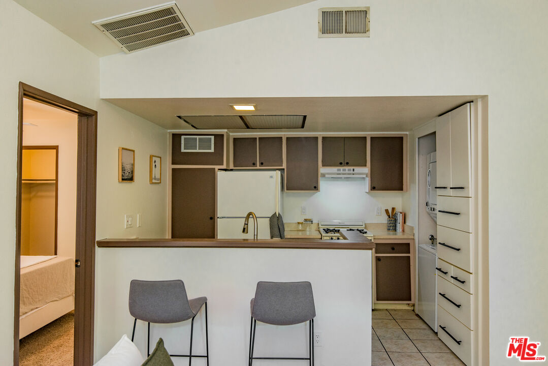 7025 Glade Ave Unit: 24