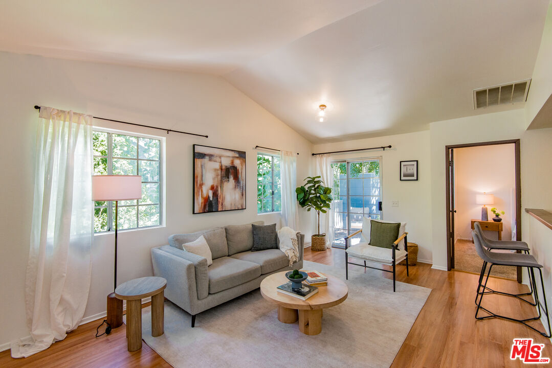 7025 Glade Ave Unit: 24