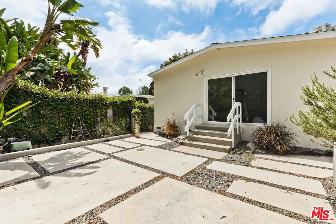 8531 Walnut Dr