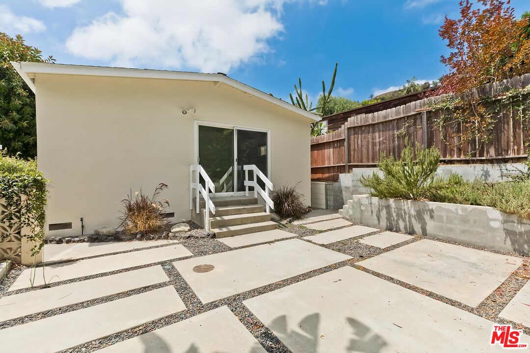 8531 Walnut Dr