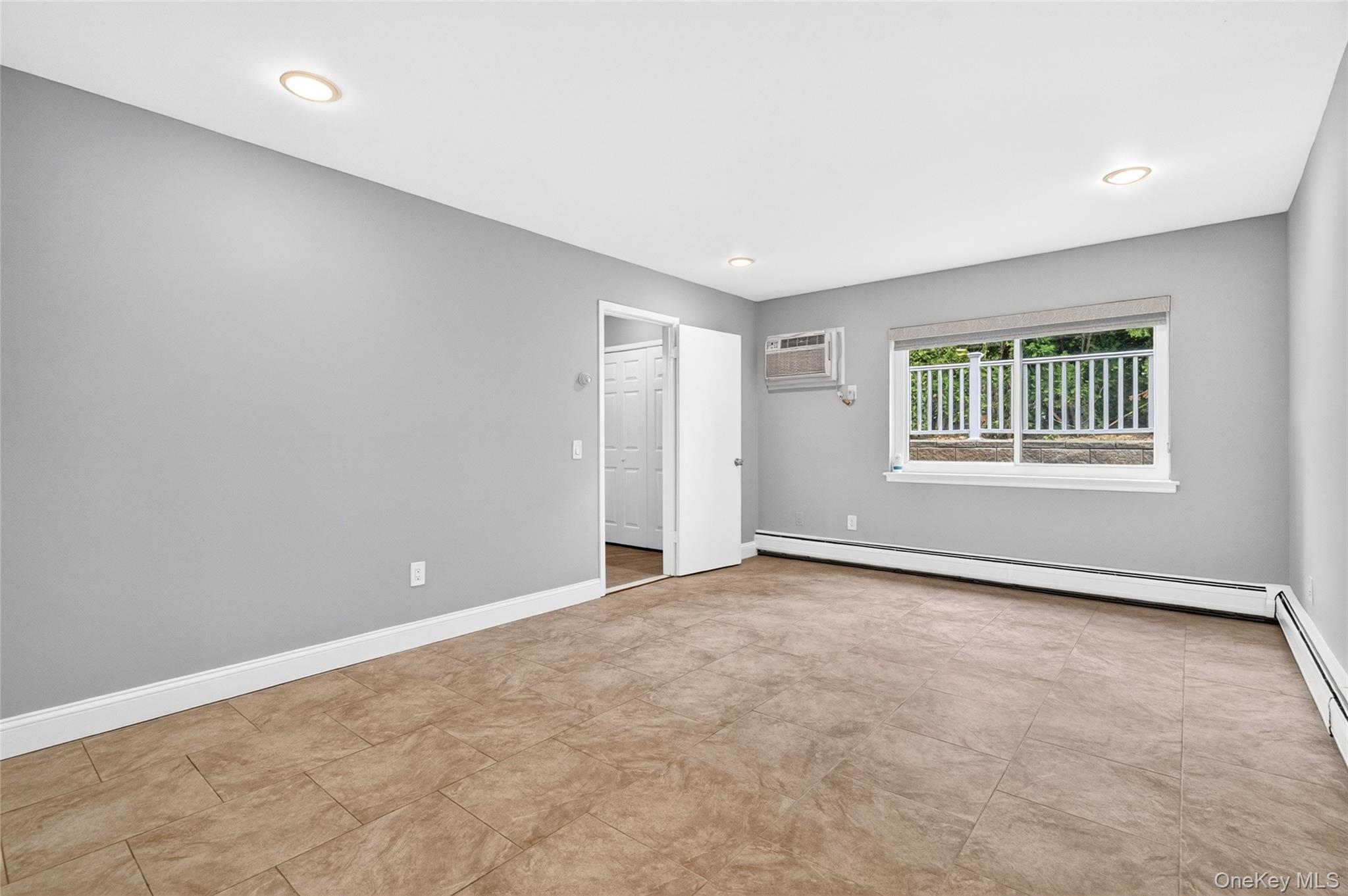 11 Jackson Avenue Unit: 81