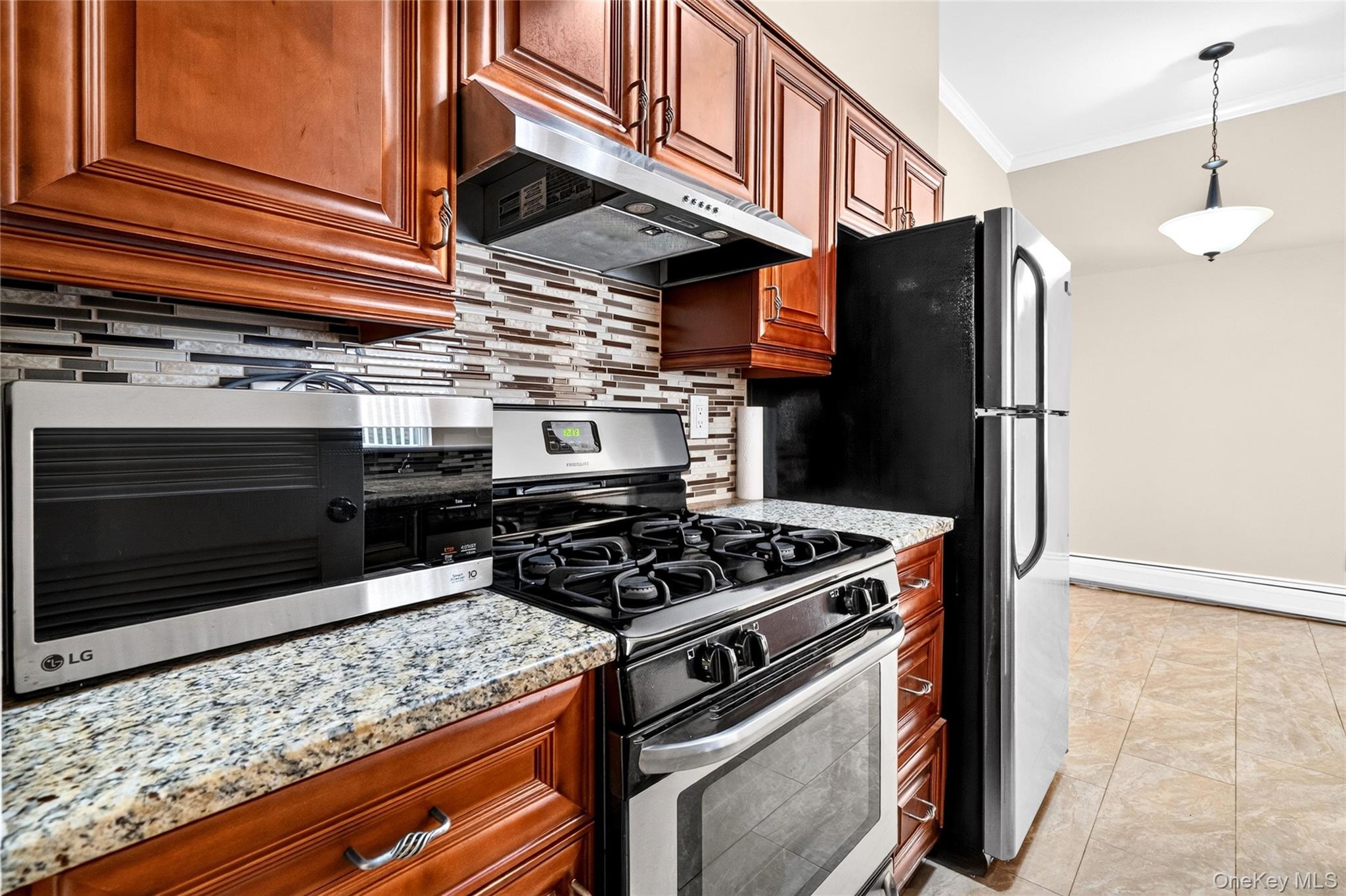 11 Jackson Avenue Unit: 81