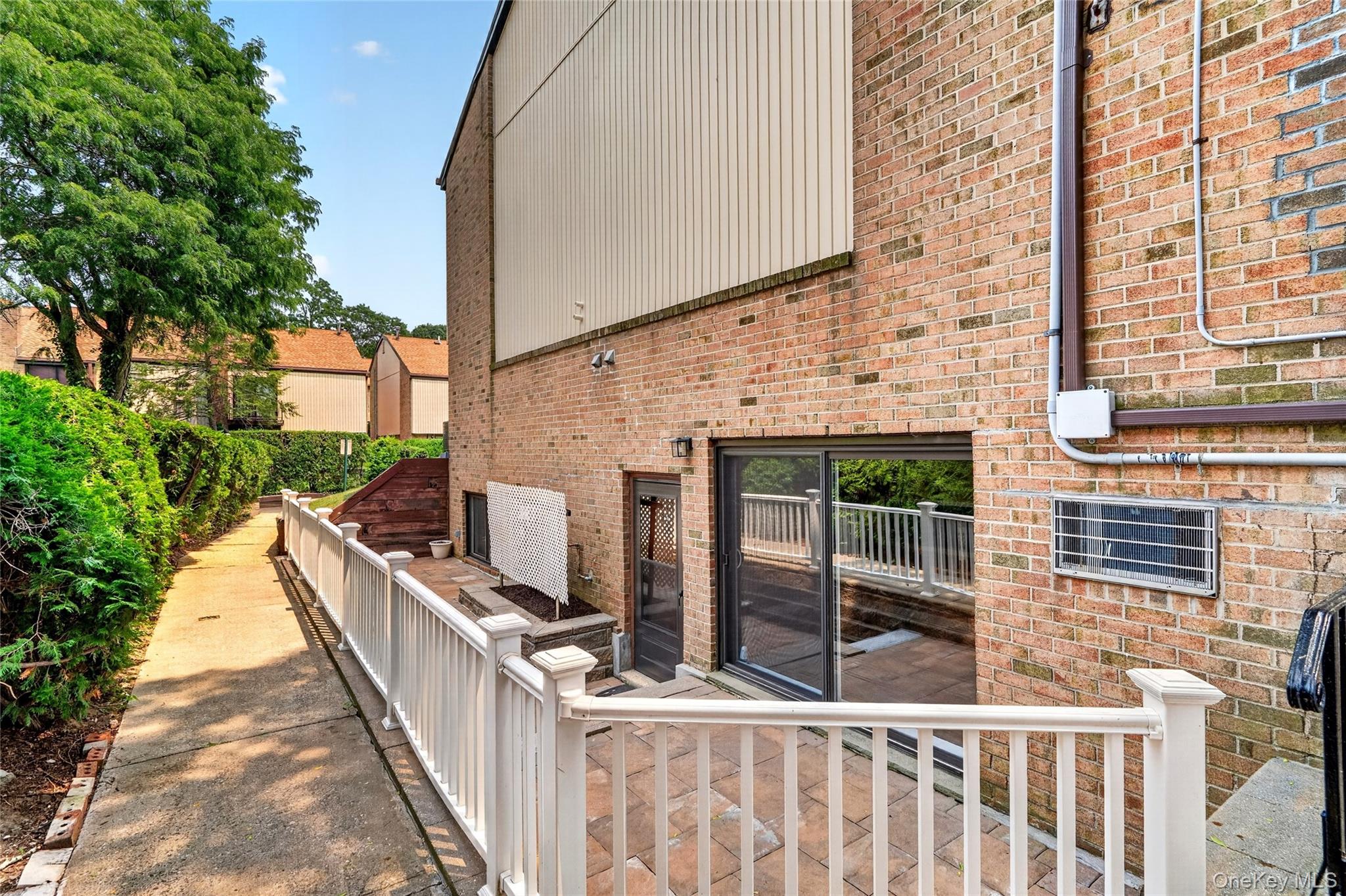 11 Jackson Avenue Unit: 81