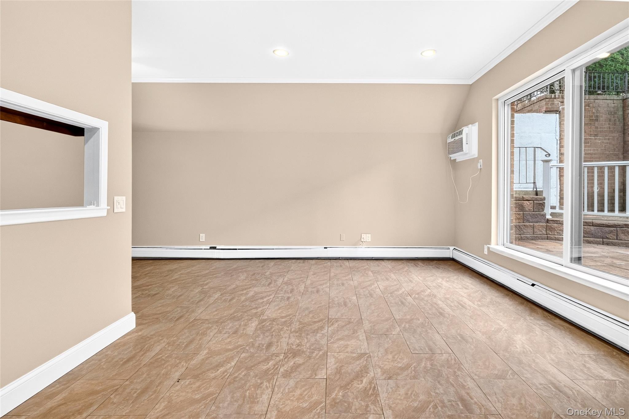 11 Jackson Avenue Unit: 81