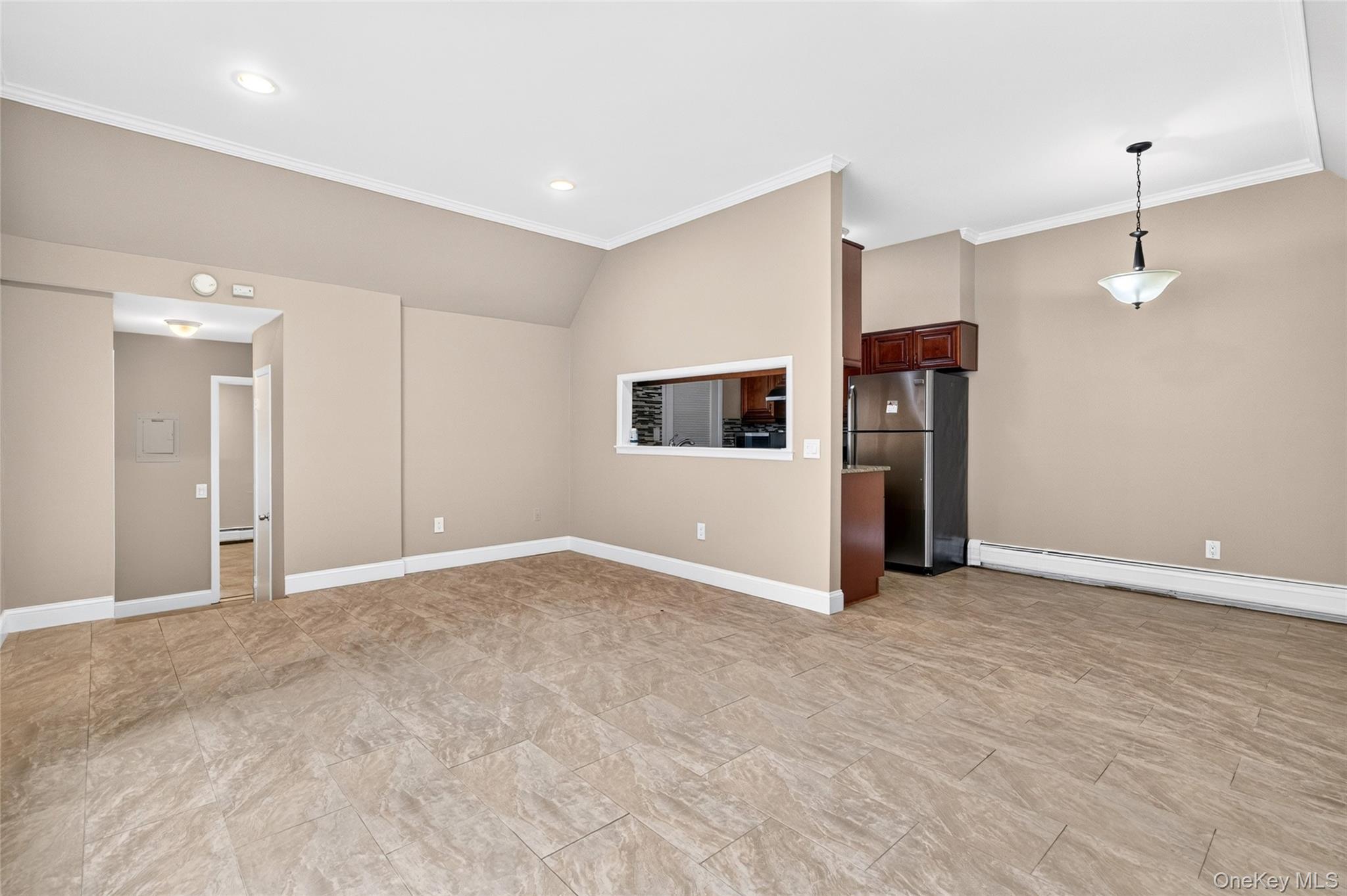 11 Jackson Avenue Unit: 81