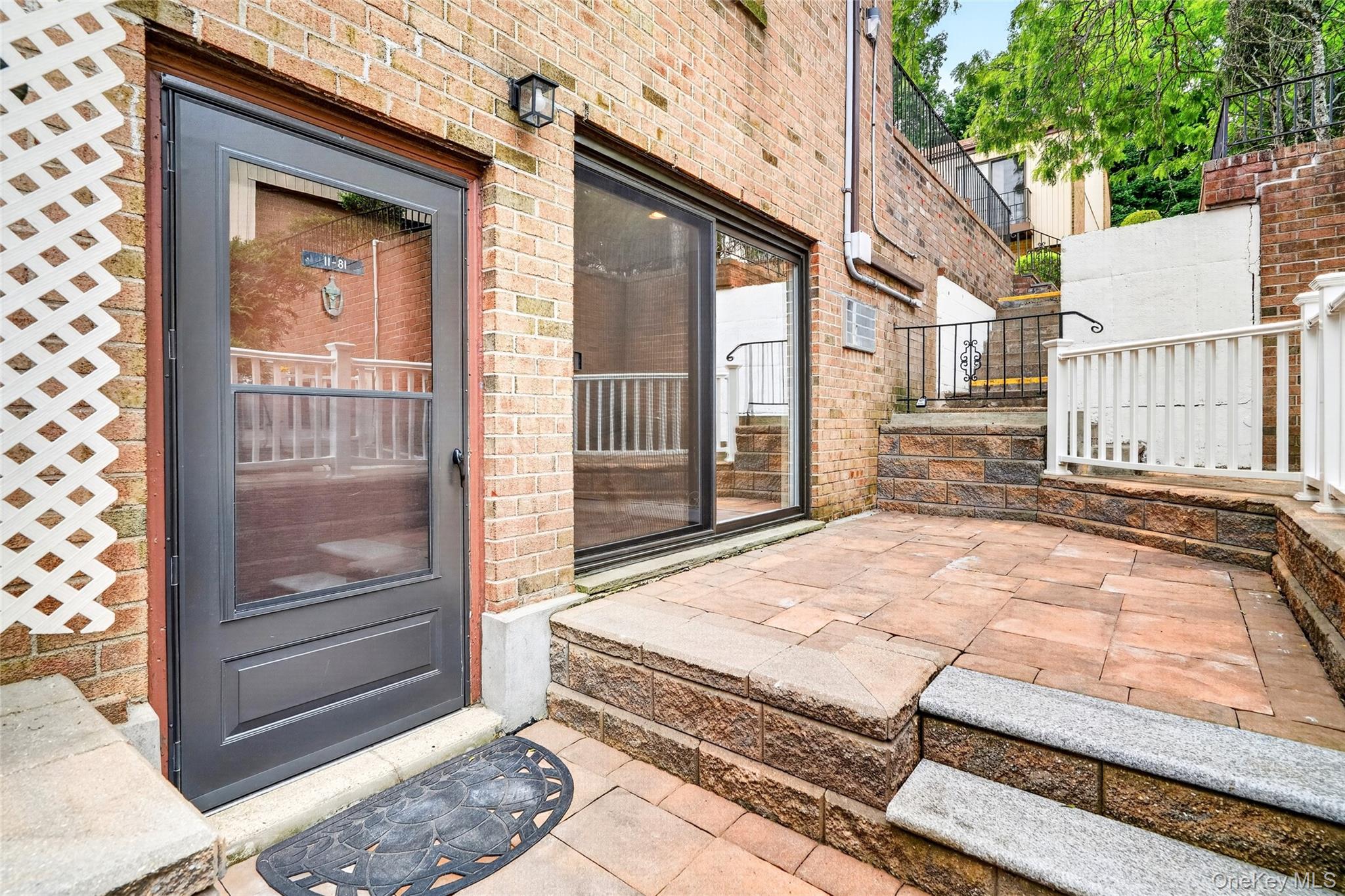 11 Jackson Avenue Unit: 81