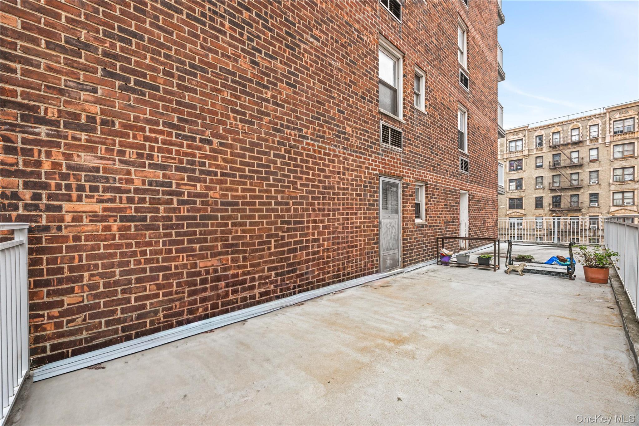 3131 Grand Concourse Unit: 2J