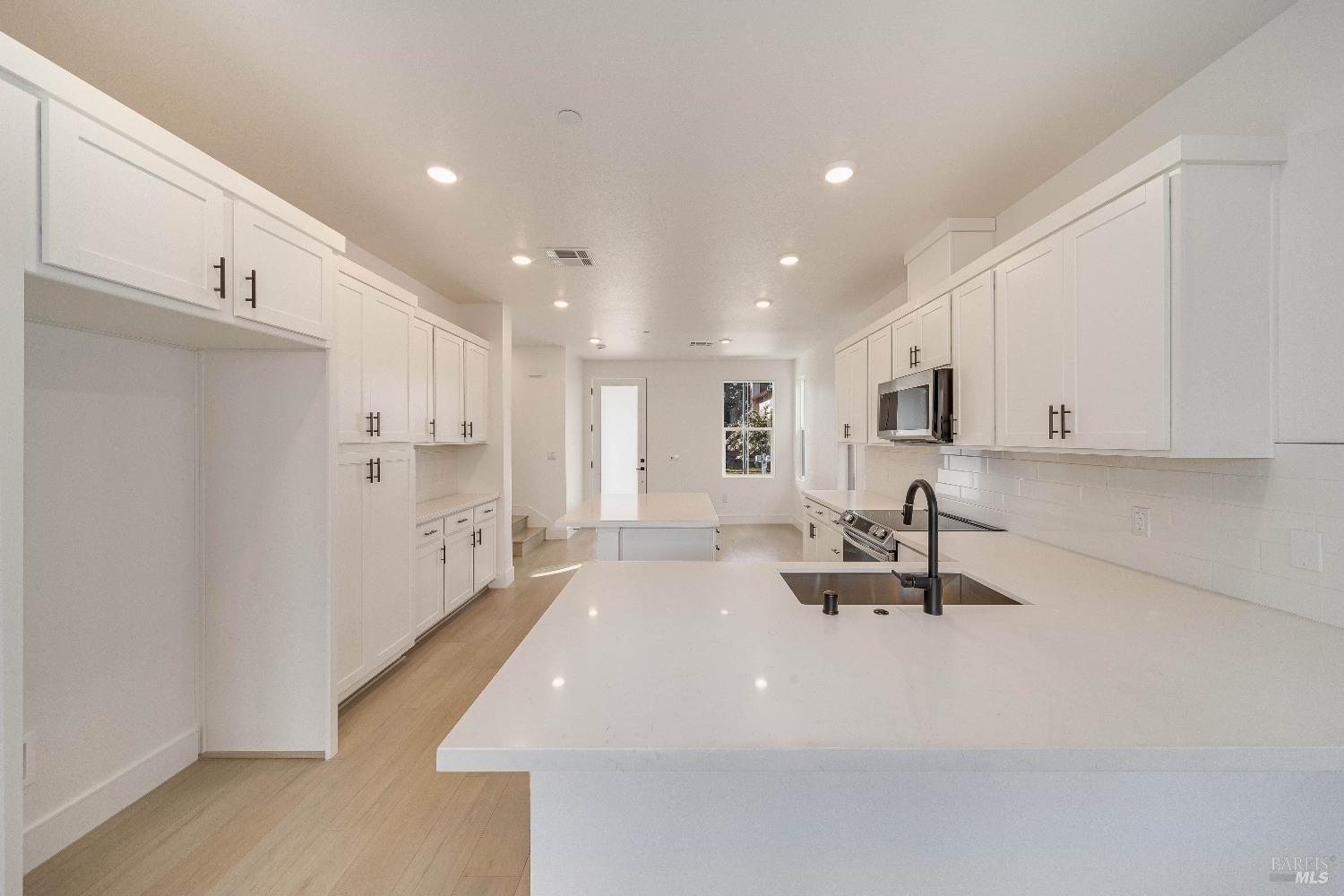 2287 San Miguel Avenue