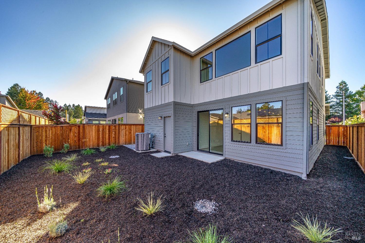 2287 San Miguel Avenue