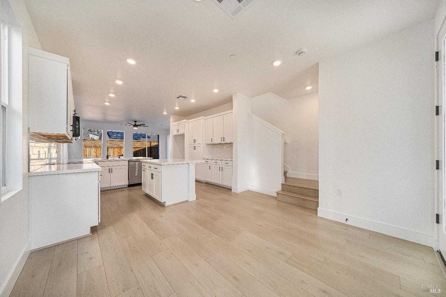 2287 San Miguel Avenue