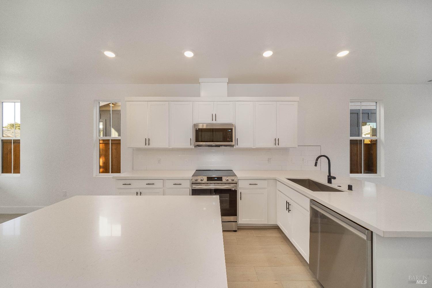 2287 San Miguel Avenue