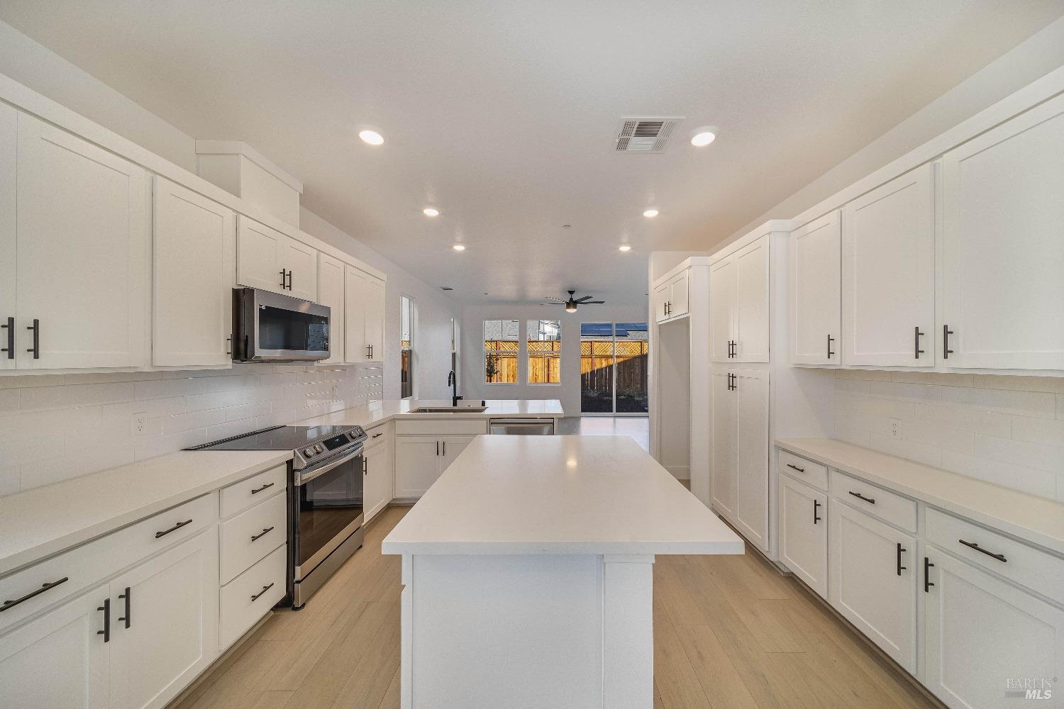 2287 San Miguel Avenue