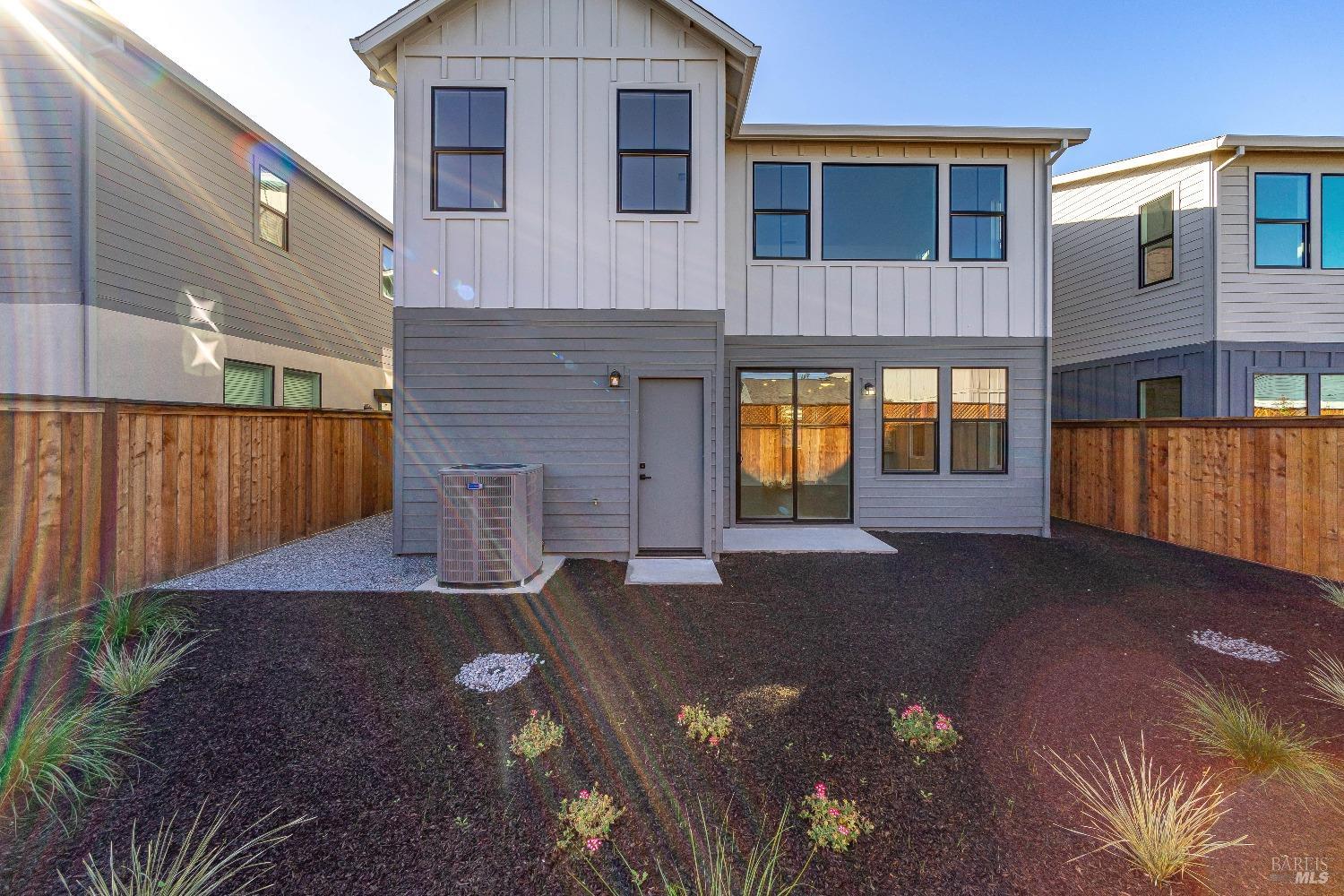 2287 San Miguel Avenue