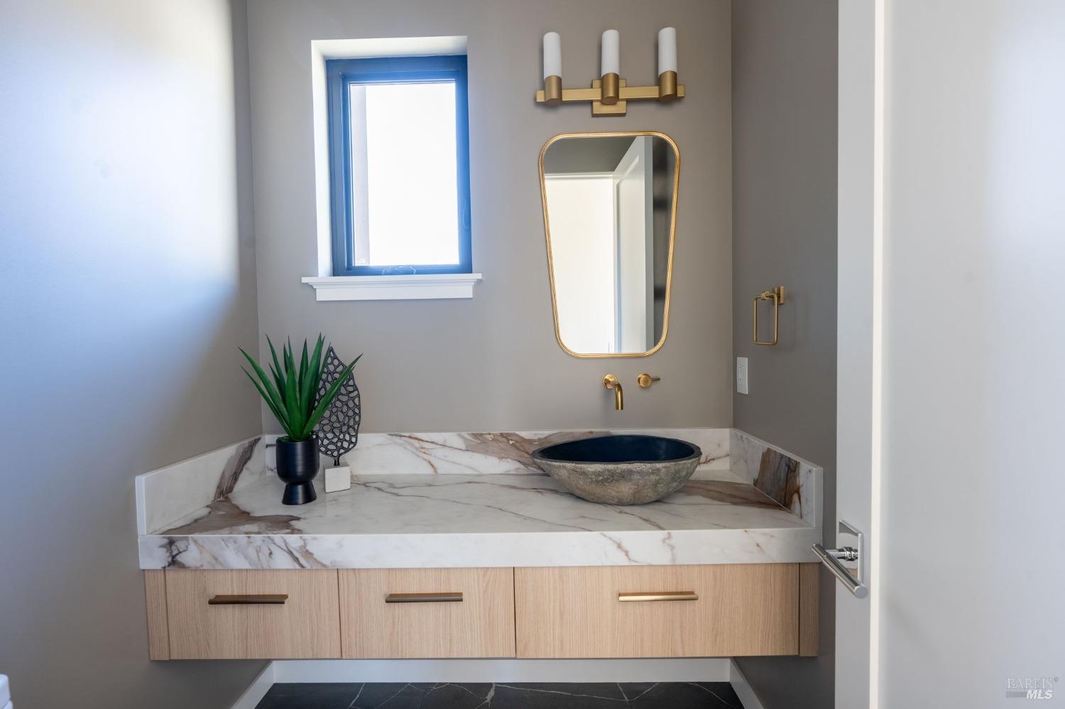 5386 Blue Ridge Trail