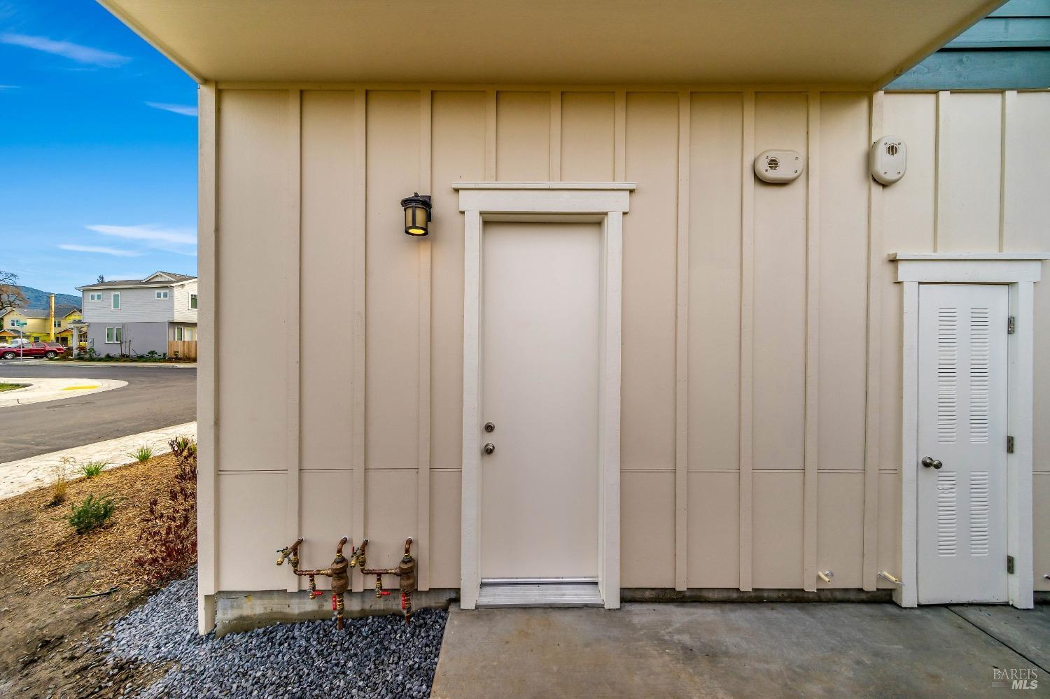 1990-1994 Las Ventanas Dr