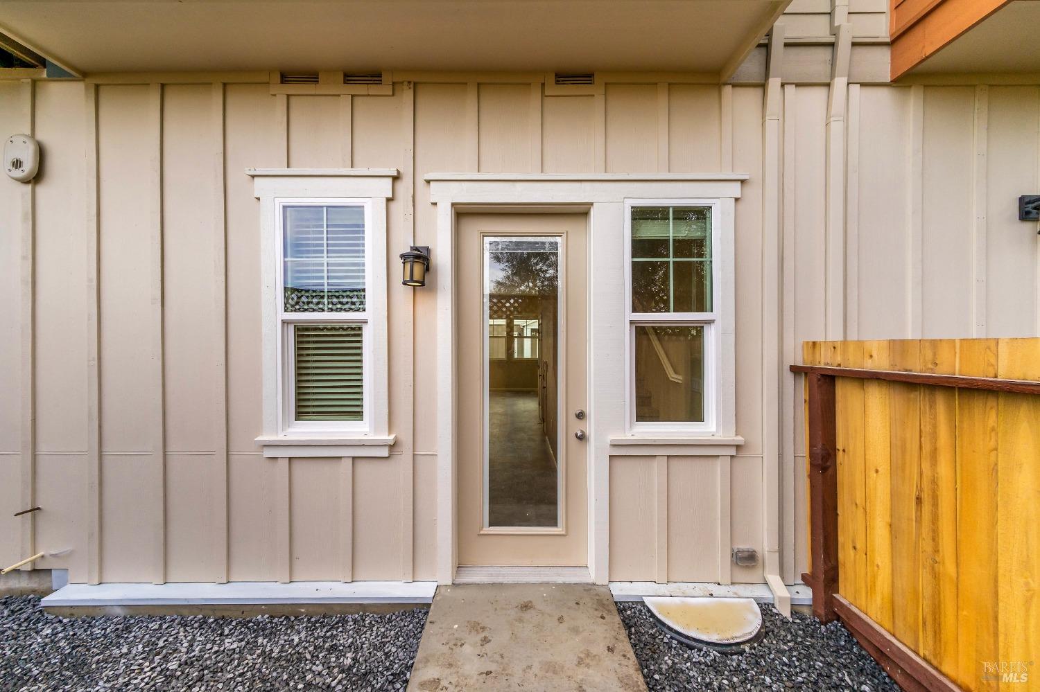 1990-1994 Las Ventanas Dr