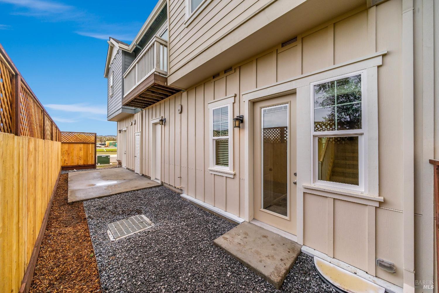 1990-1994 Las Ventanas Dr