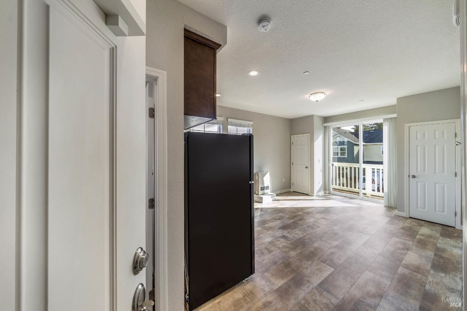 1990-1994 Las Ventanas Dr