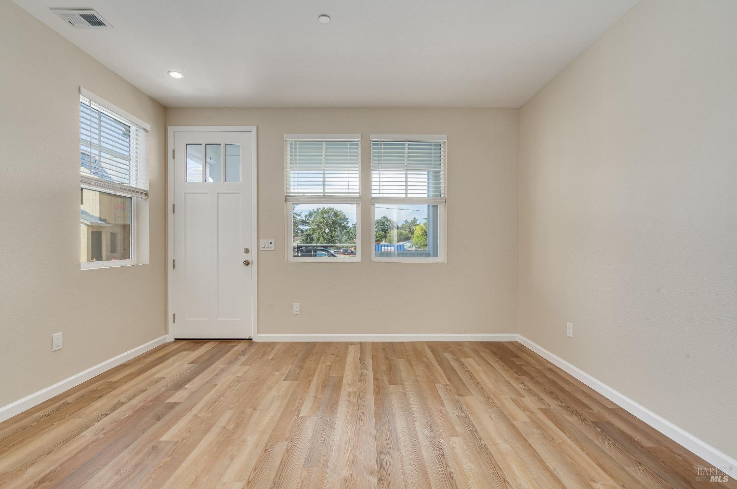 1996 Las Ventanas Dr