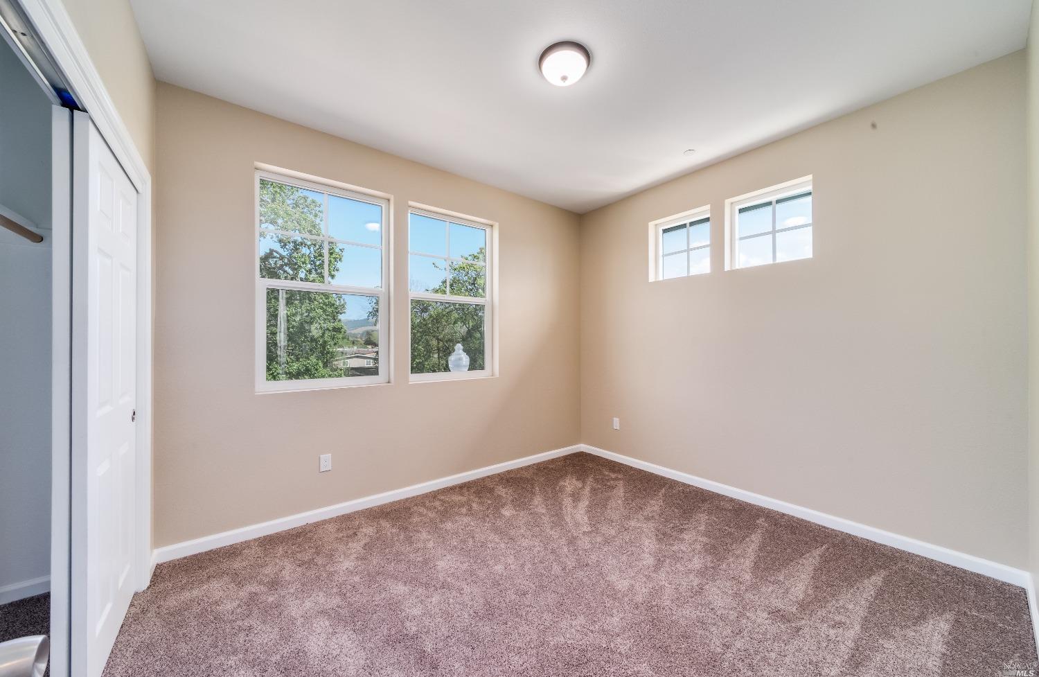 1998 Las Ventanas Dr