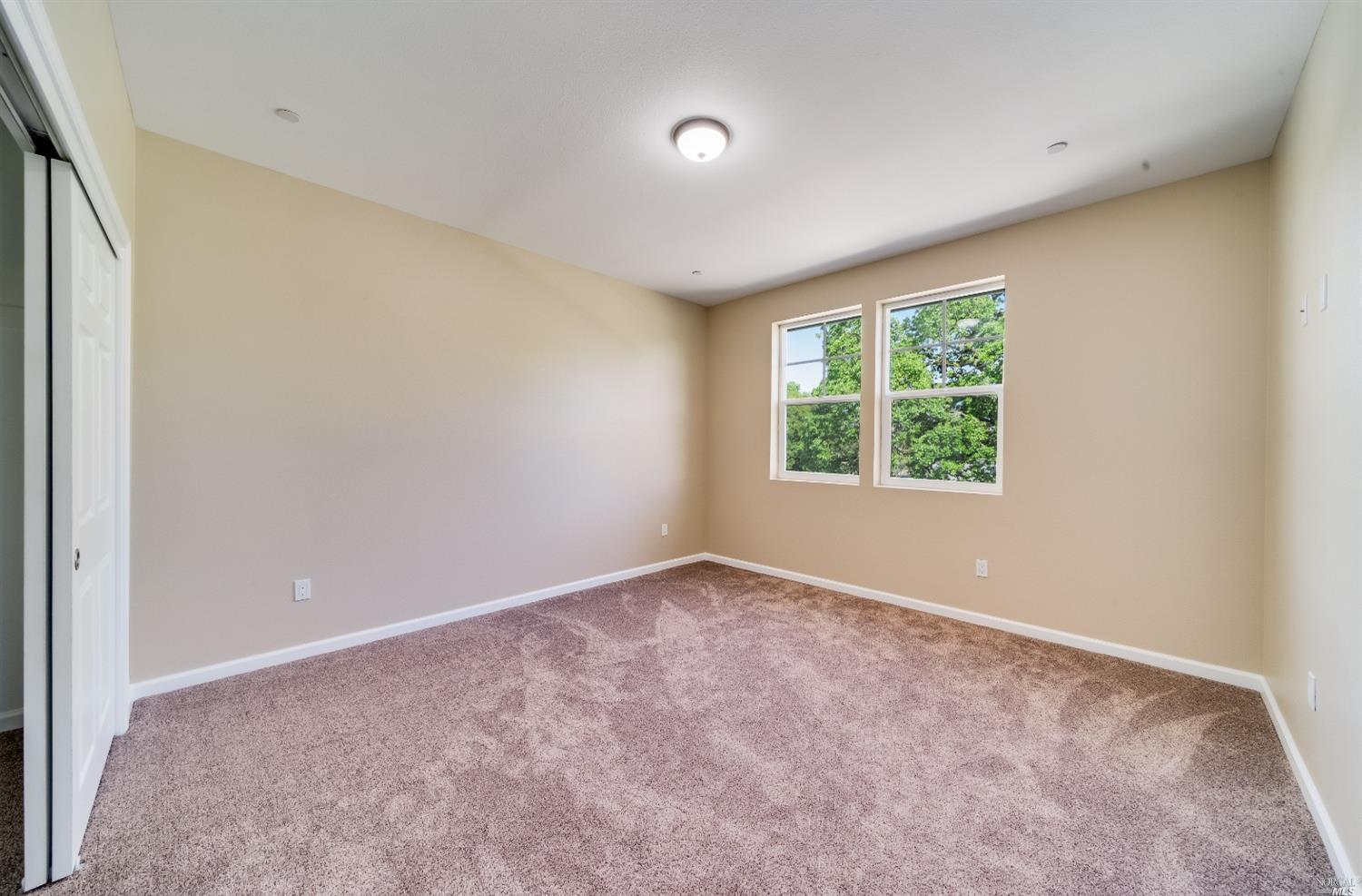 1998 Las Ventanas Dr