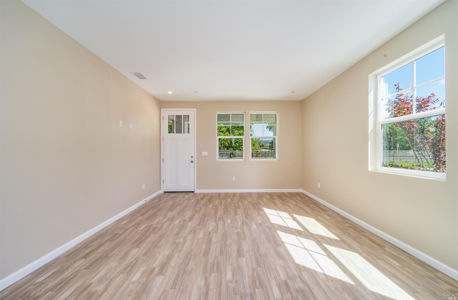 1998 Las Ventanas Dr