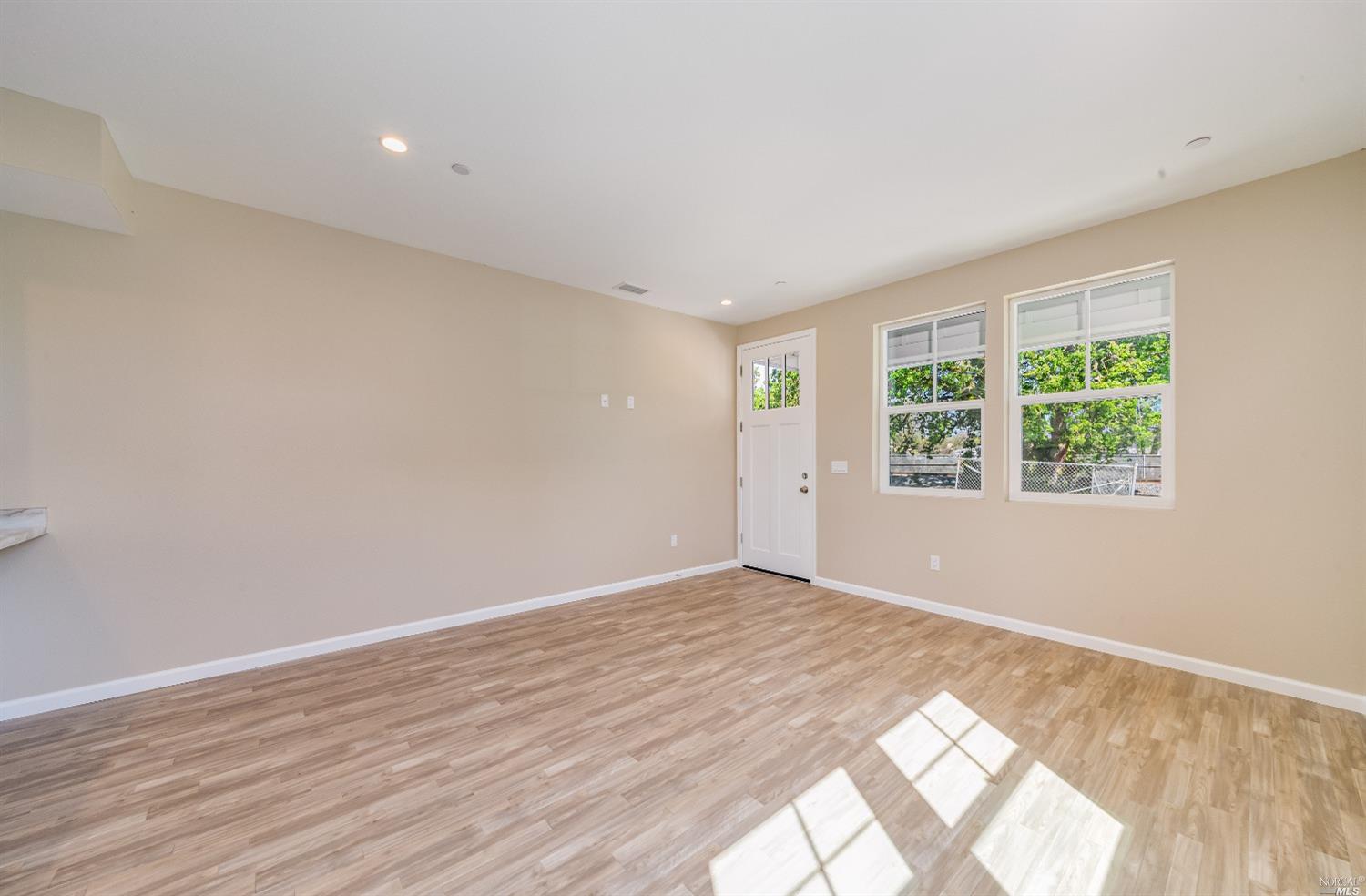 1998 Las Ventanas Dr