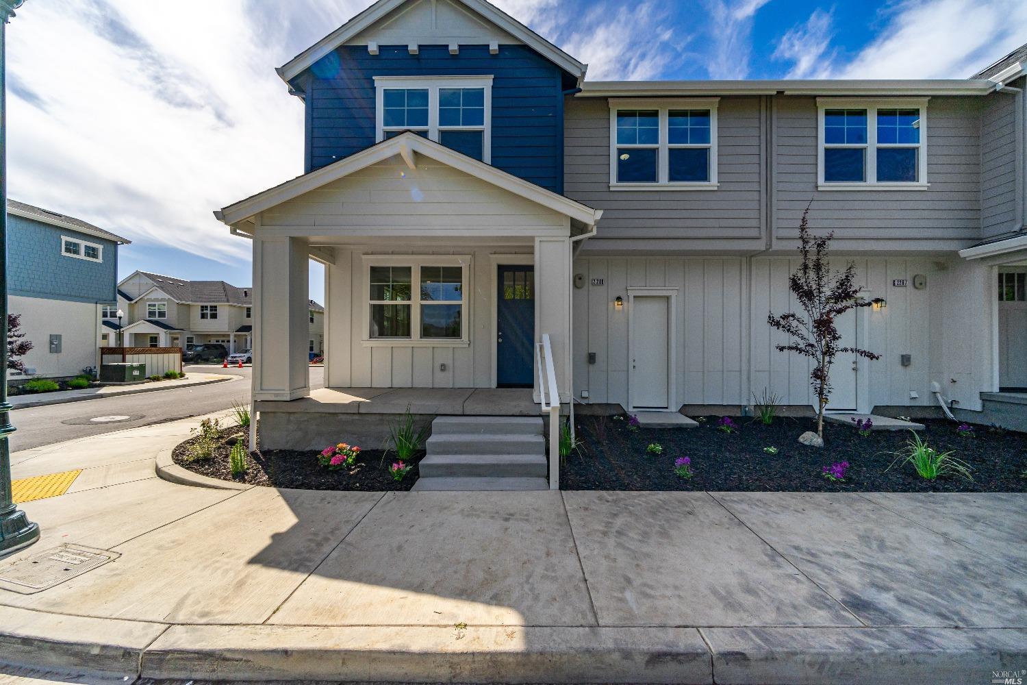 1998 Las Ventanas Dr