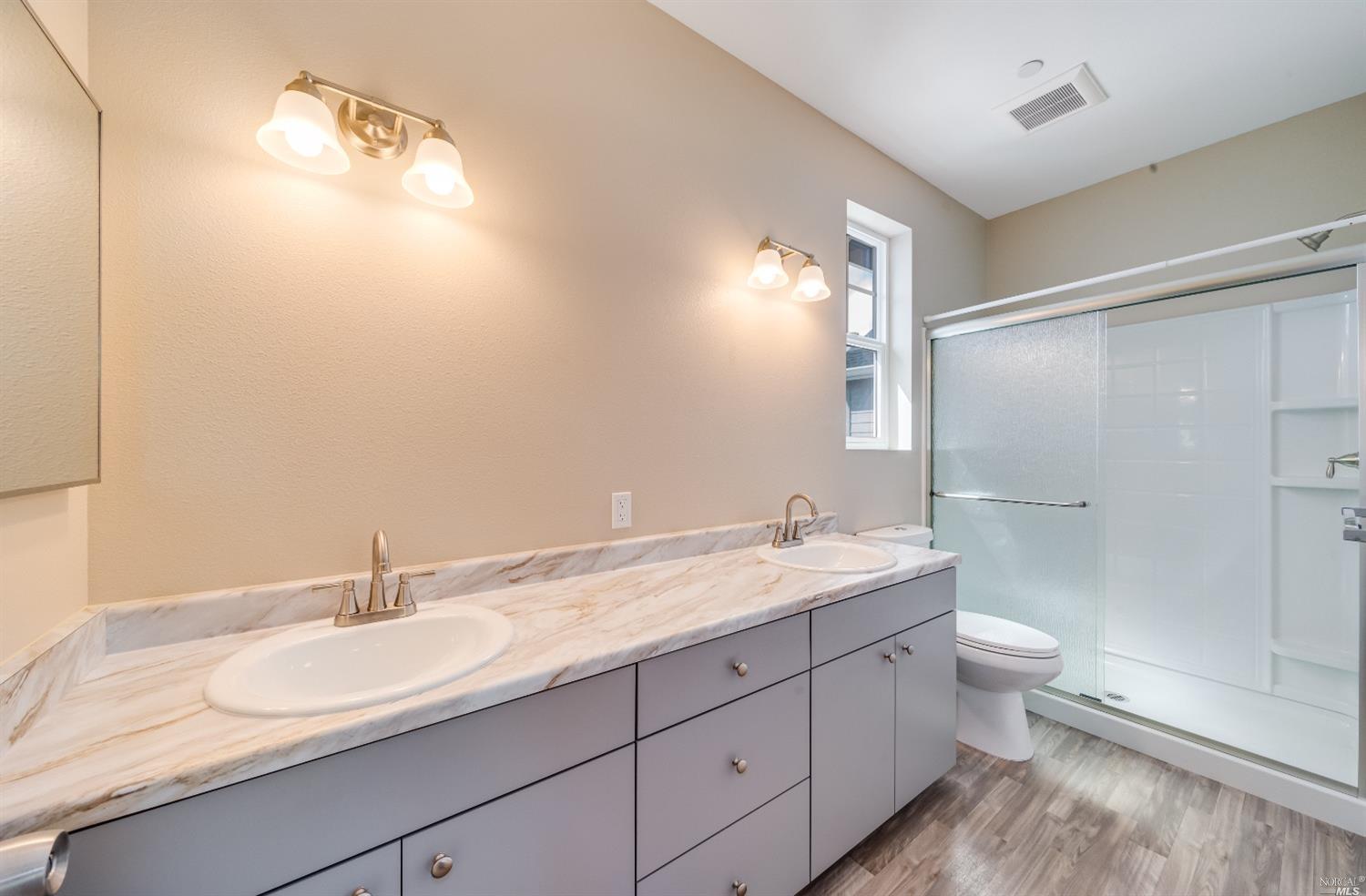 1998 Las Ventanas Dr